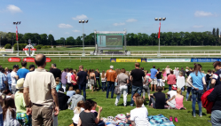 Sparkassen Renntag Pferderennen Leinwand